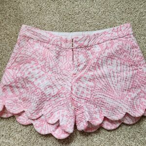Lilly Pulitzer pink shorts *BUY 1 GET 1 50%*
